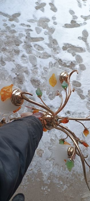 Продам люстру рабочая