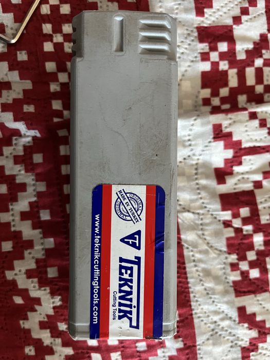 токарный резец проходной