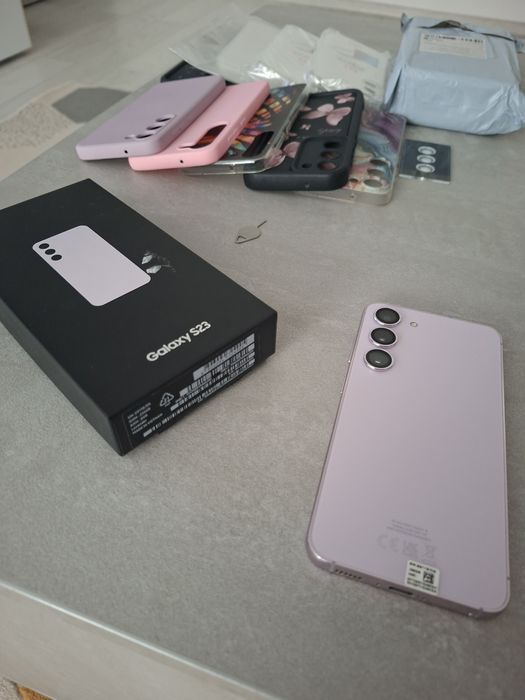 SAMSUNG S23 ca nou,folosit foarte putin  + 9 huse noi si 3 folii de sticla sigilate + protectie camera