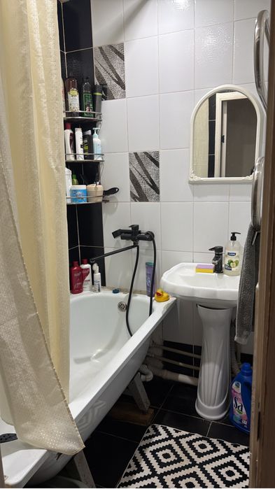 Продам 2 ком квартиру район Дет сад