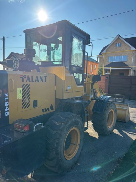 Продам фронтальный погрузчик