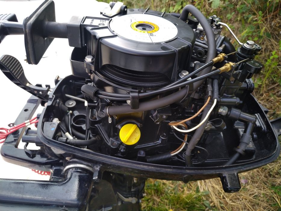 Barcä fibra de sticla cu motor Tohatsu 5 Cp