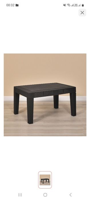 Плетенный стол и стулья