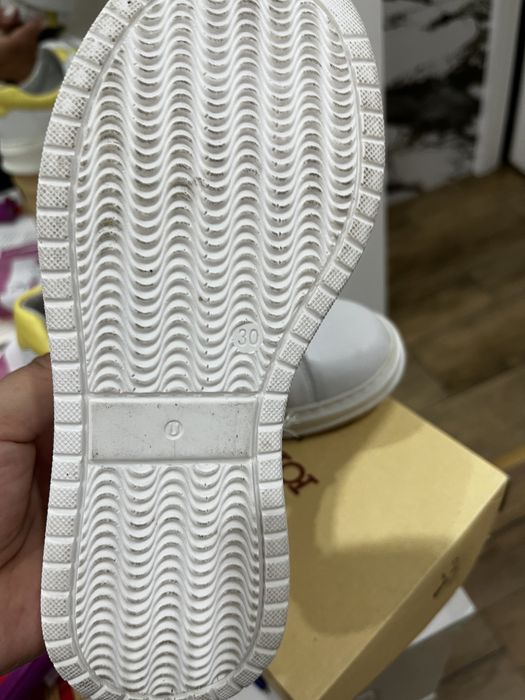 Продам детскую обувь