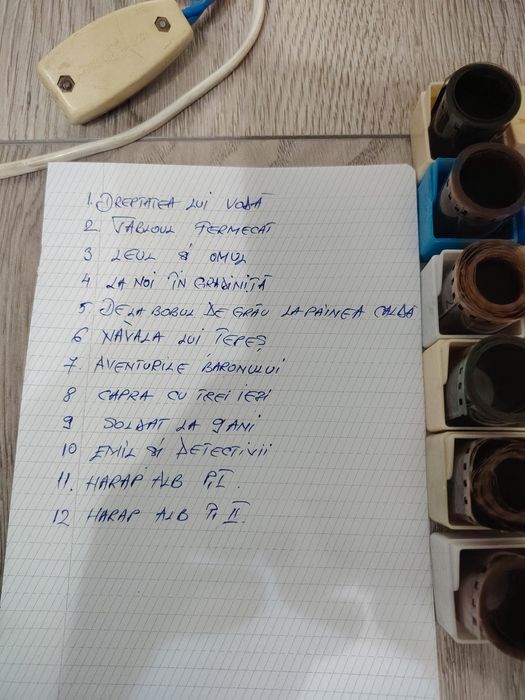 Aparat diafilm românesc