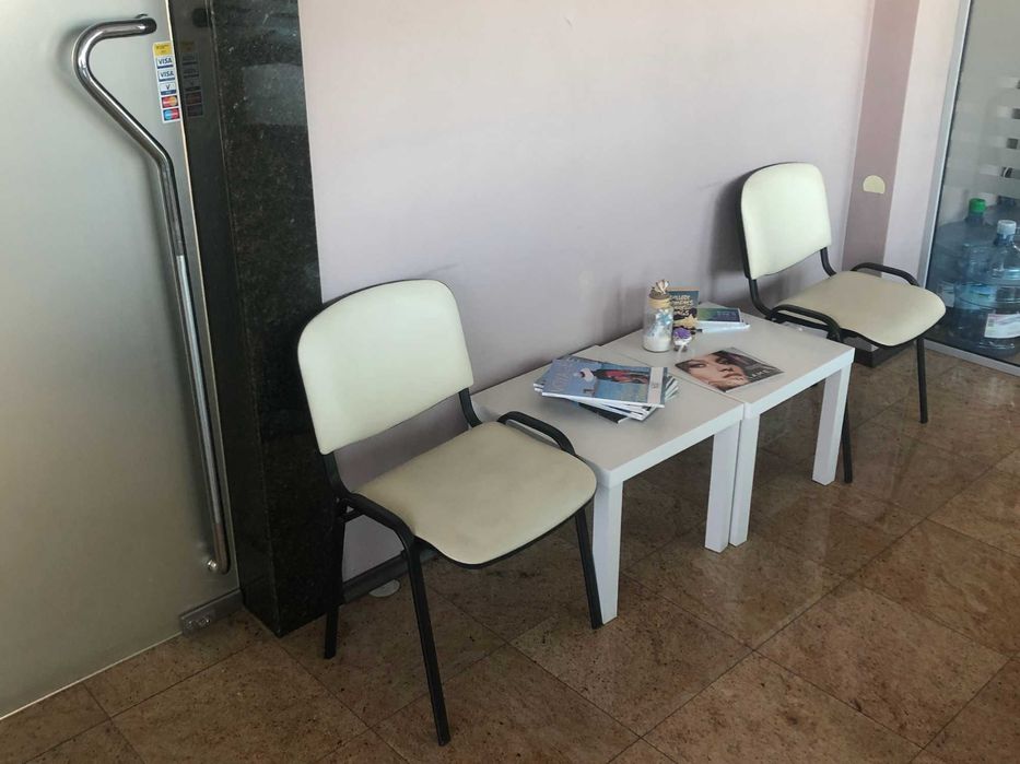 Офис мебели - конферентна маса, бюра с контейнери, бенч, столове и др.