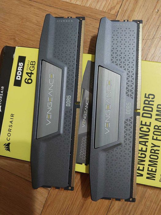 64GB DDR5 5600MT/s CL40 - Corsair Vengance (EXPO)