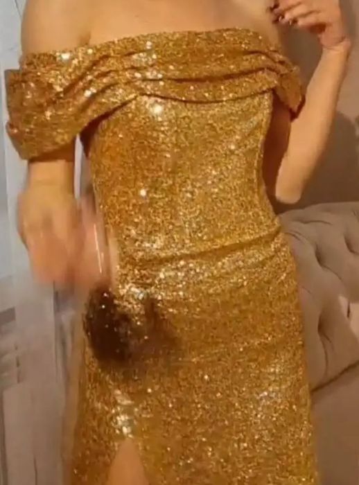 Продам платье вечернее паетки