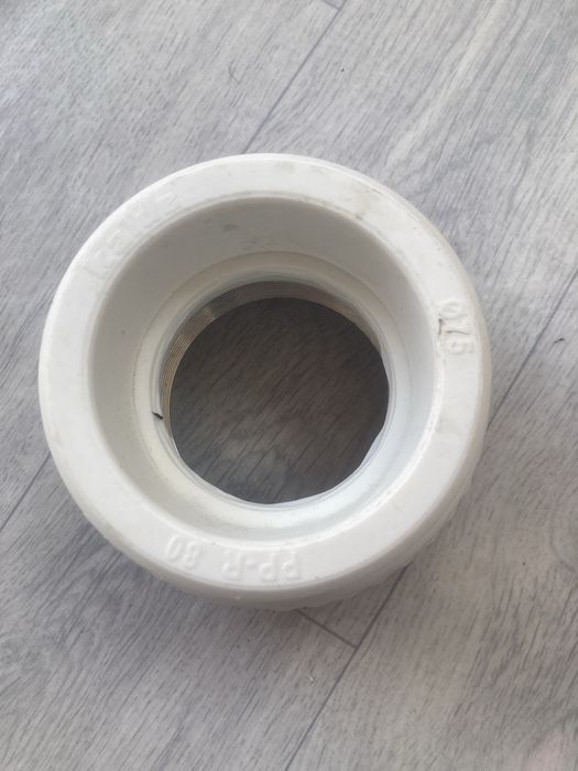 Продаётся адаптер «КАЛДЕ» внутренней резбой 75 .