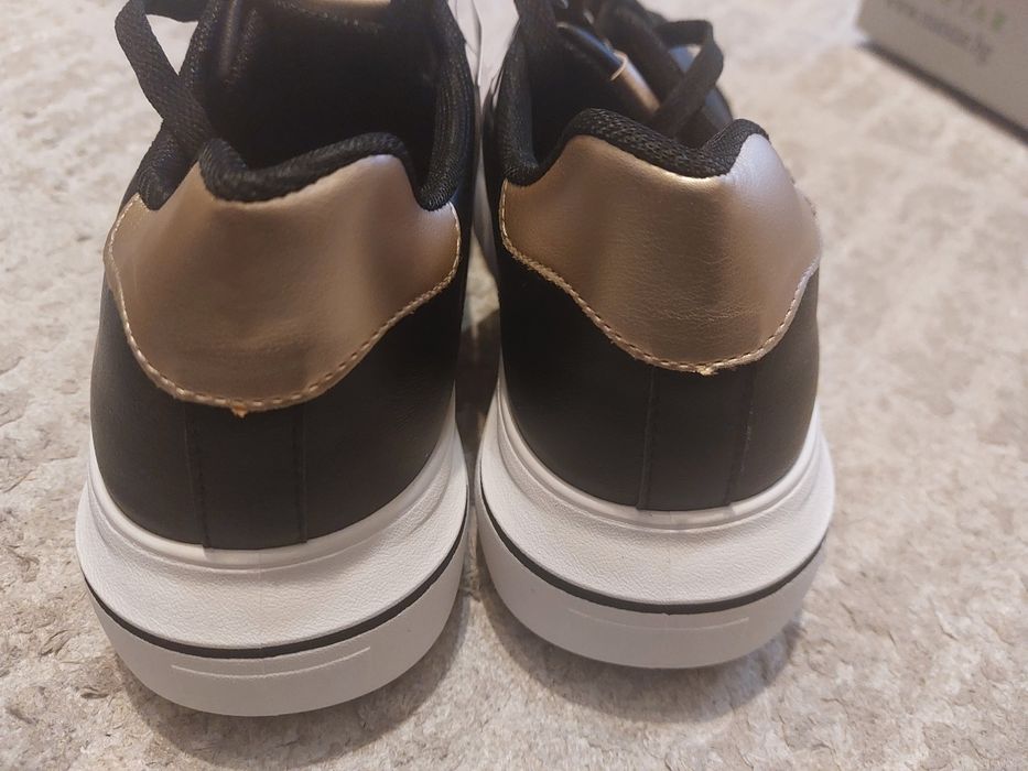 35 лв, нови маратонки с етикет, 40 номер,  стелка 25 см