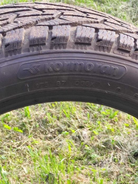 Гуми зимни  245/45/18