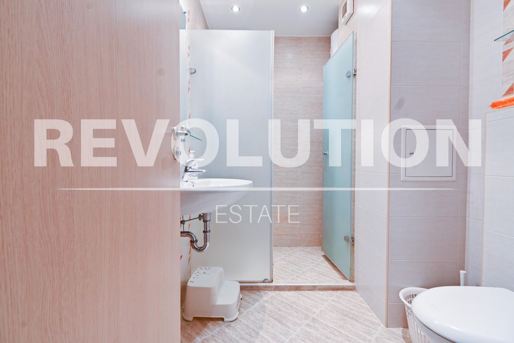 Дава се под наем Тристаен апартамент в София, Лозенец - 100 кв.м за 1000 € - Снимка #15