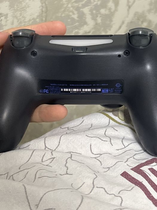 Продам Dualshock 4 v2