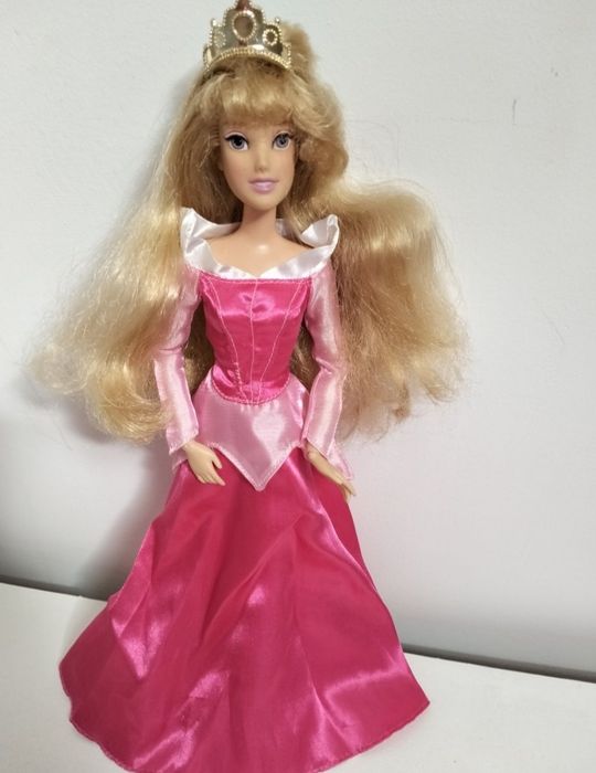 Păpuși Barbie prințesa Aurora și Anastasia