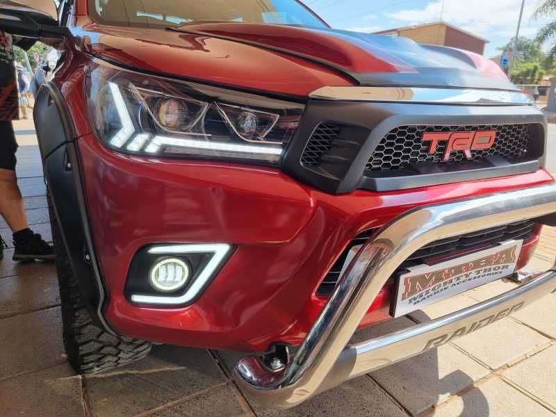 Комплект фарове Toyota Hilux 2015 - 2020 година