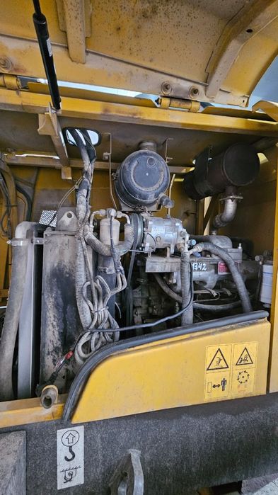 Продам фронтальный погрузчик б/у