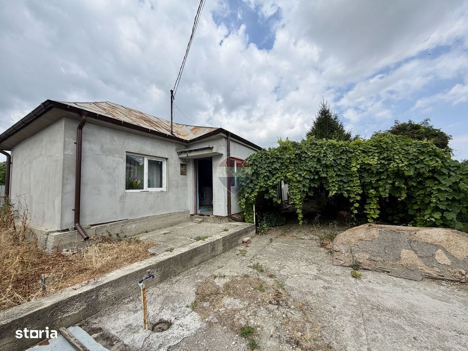 Casă cu 3 camere de vânzare Campinenaca