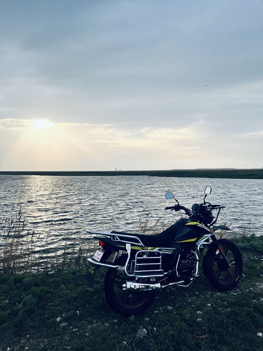 Продам мотоцикл 250 кубов.