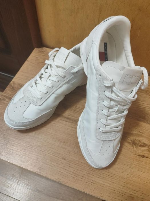 Продавам мъжки маратонки  Tommy Hilfiger номер 43 стелка 28см