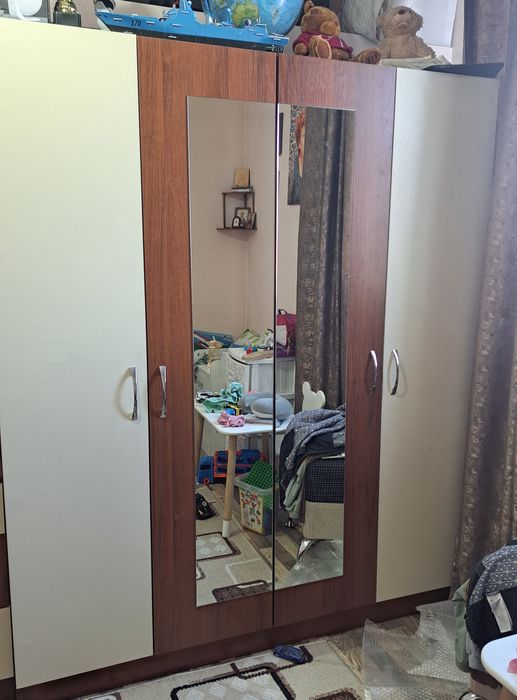 Шкаф для спальни, вместительный