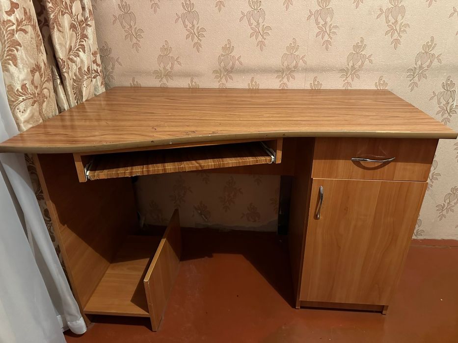 б/у письменный стол