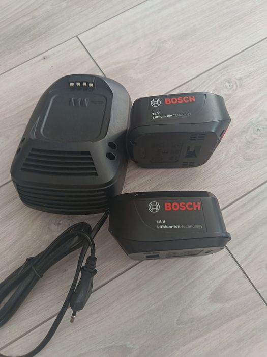 Acumulatori bosch si incarcator 18v lithium -ion