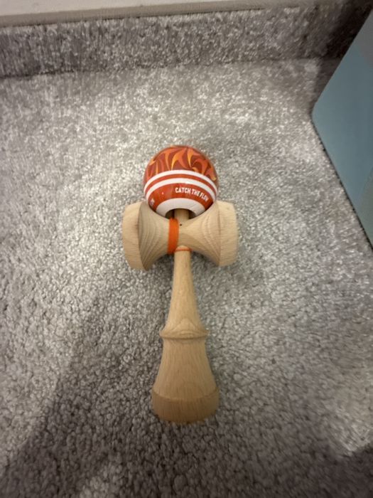 Kendama europe portocalie semnata