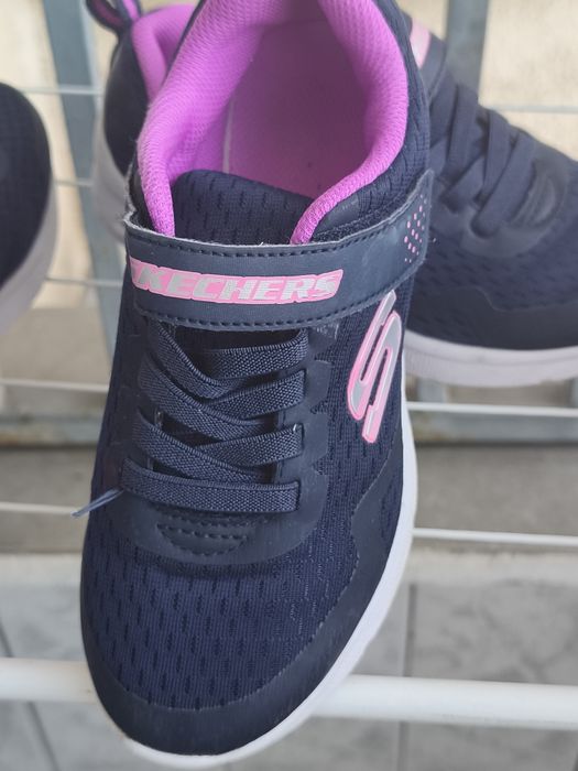 Маратонки Skechers за момиче 34 и 35 номер