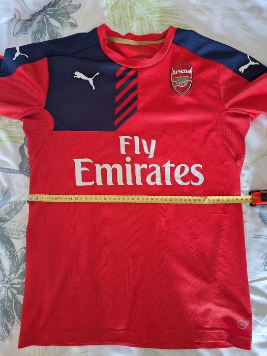 Футболни тениски и блузи