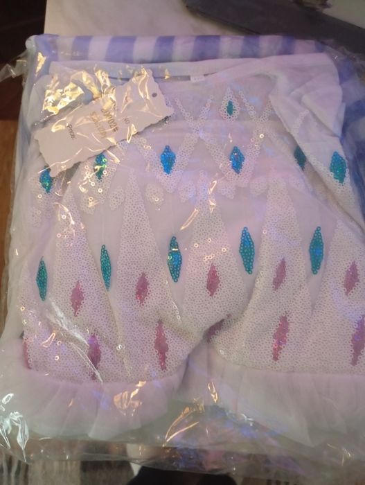 Светеща рокля на Елза от Фроузън 2