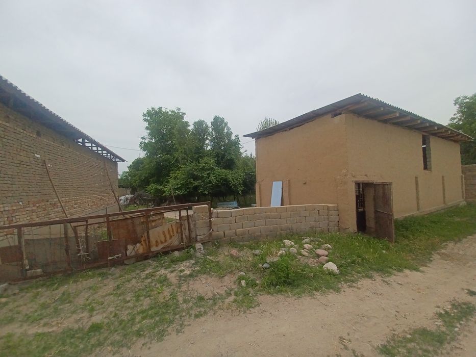 Земля 3 Сотих . Юкори  Чирчикски р-н ( Баликчи )) по Трасса А 374