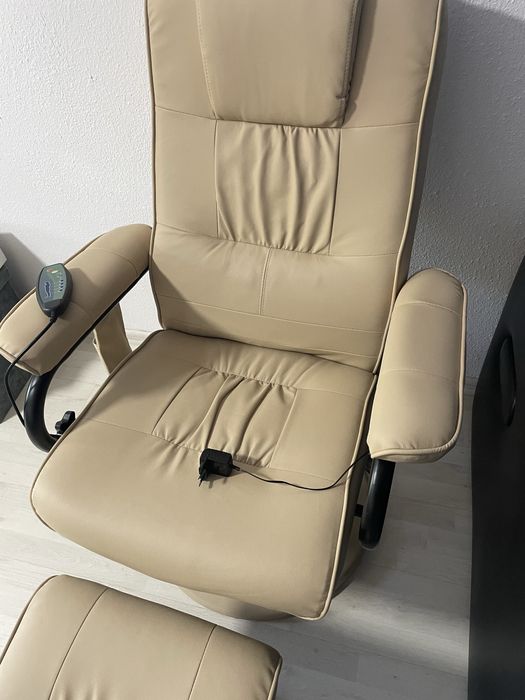 Scaun de masaj cu suport de picioare