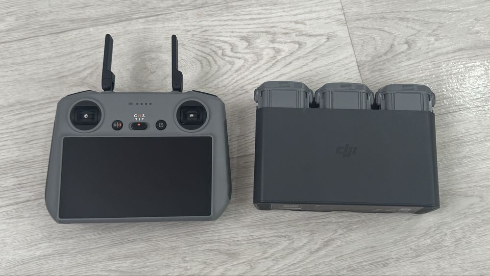 Аккумулятор DJi Air 3 и пульт управления