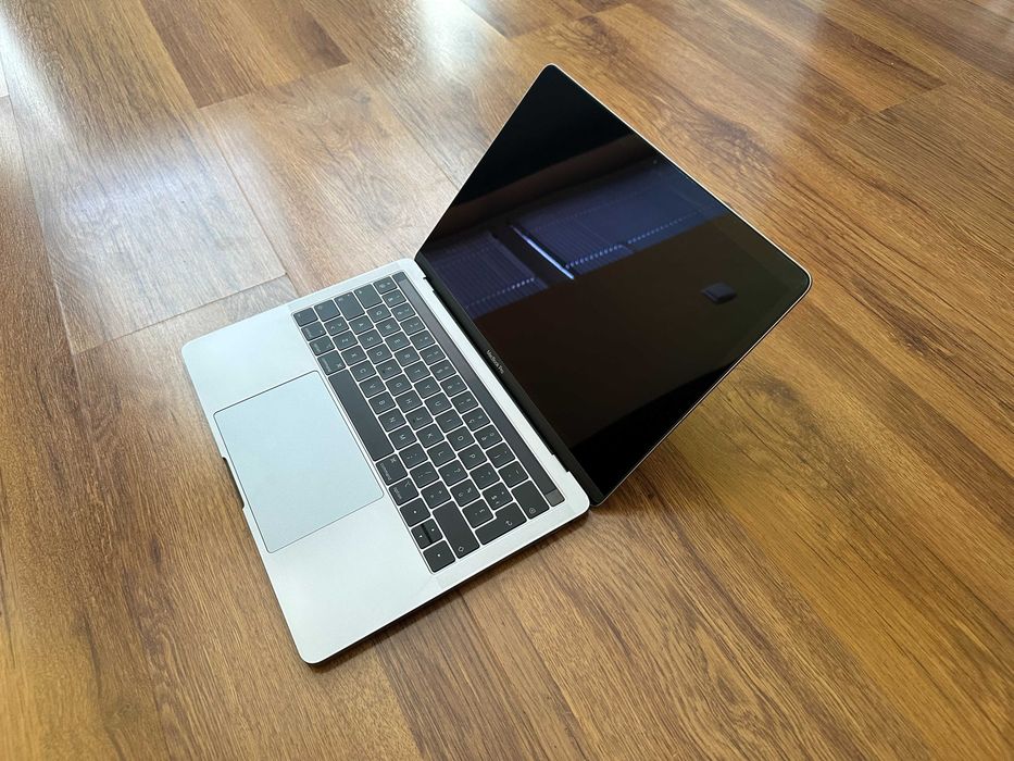 13.3' CTO Core i7 3.3GHz Apple MacBook Pro Late 2016 TouchBar 16GB RAM/512GB SSD/Бат 6ч