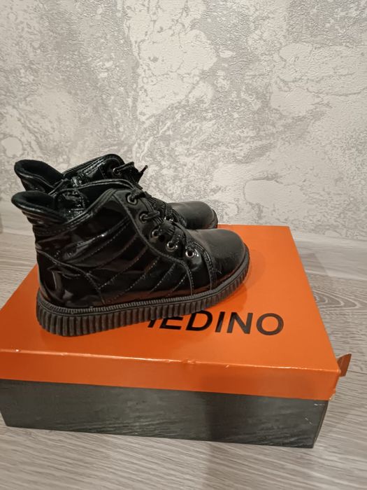 Ботинки для девочки