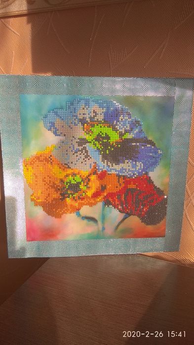 Вышивка крестиком ромашки, цветы в вазе.