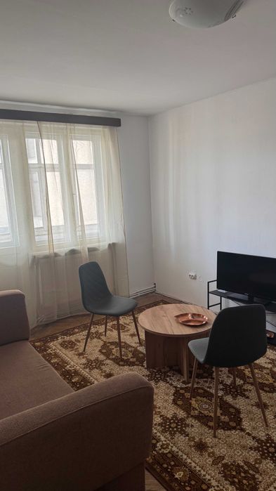 Inchiriez apartament 2 camere ultracentral Baia Mare-230 Euro