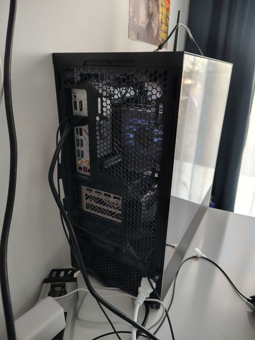 Gaming PC RX 9070 XT / Ryzen 7 7700 / 32GB DDR5 NEGOCIABIL.