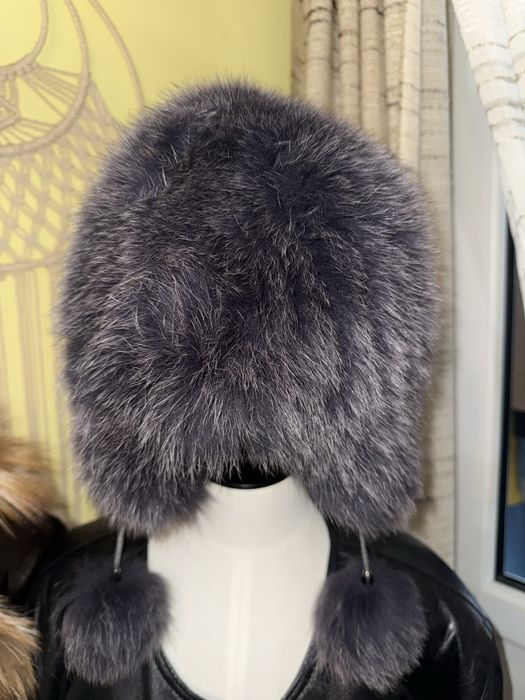 Caciula blana naturala pe tricot