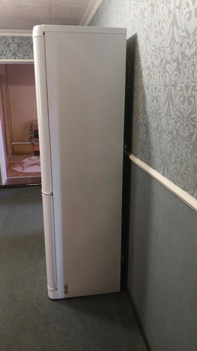 Продам холодильник индезит