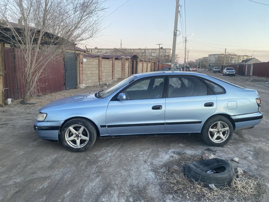 Toyota Carina e