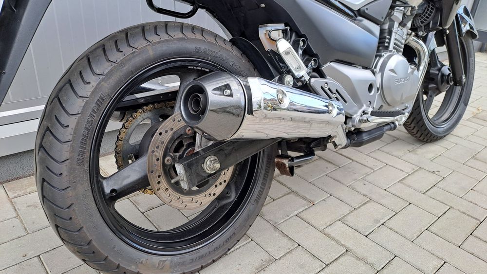 Suzuki GW250 Inazuma 2012 categ A2