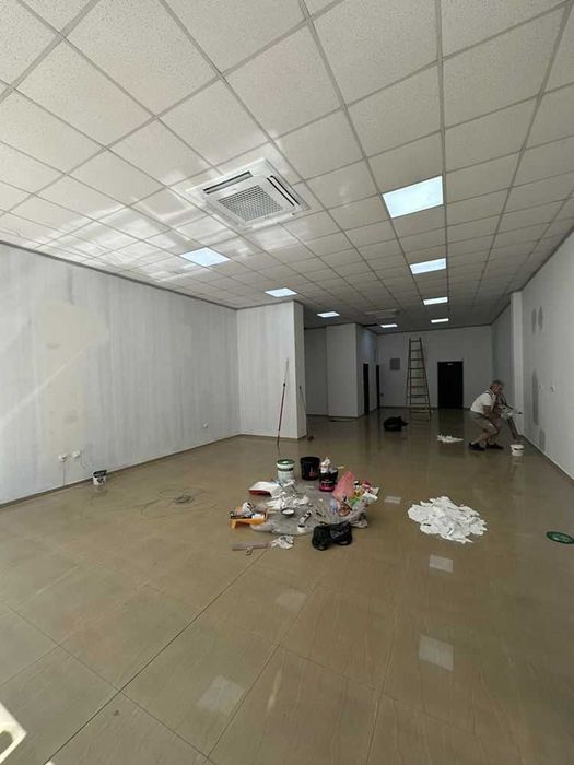 Дава се под наем Магазин в Пловдив, Тракия - 130 кв.м за 1300 € - Снимка #2