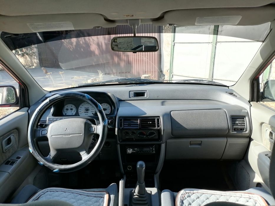 Продаю Mitsubishi Space Runner