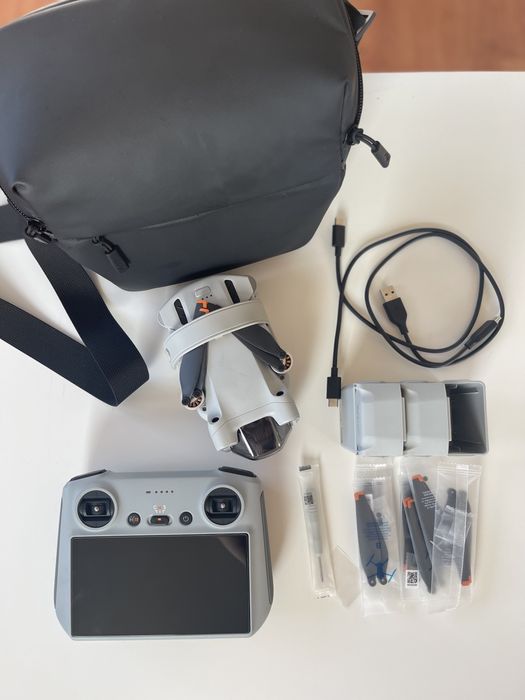 ДРОН DJI MINI 3 pro + RC + fly more combo RC с гаранция и застраховка