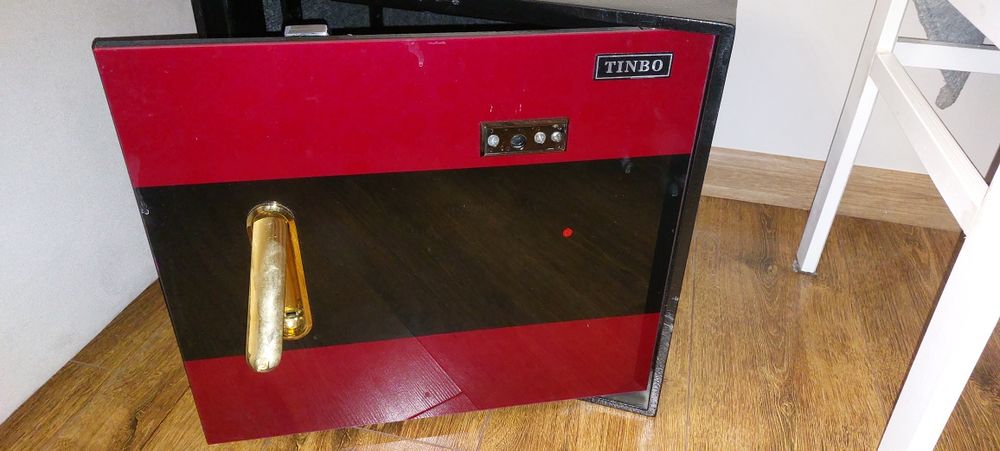 Продам сейф в отличном состоянии