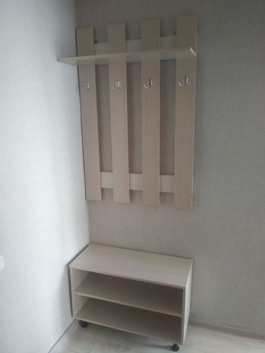 Продаем новую прихожую цвета разные