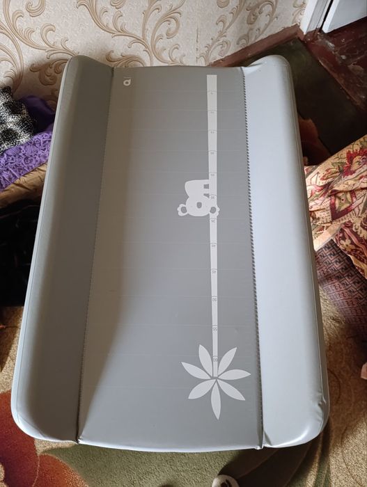 Пеленальный столик и ванночка