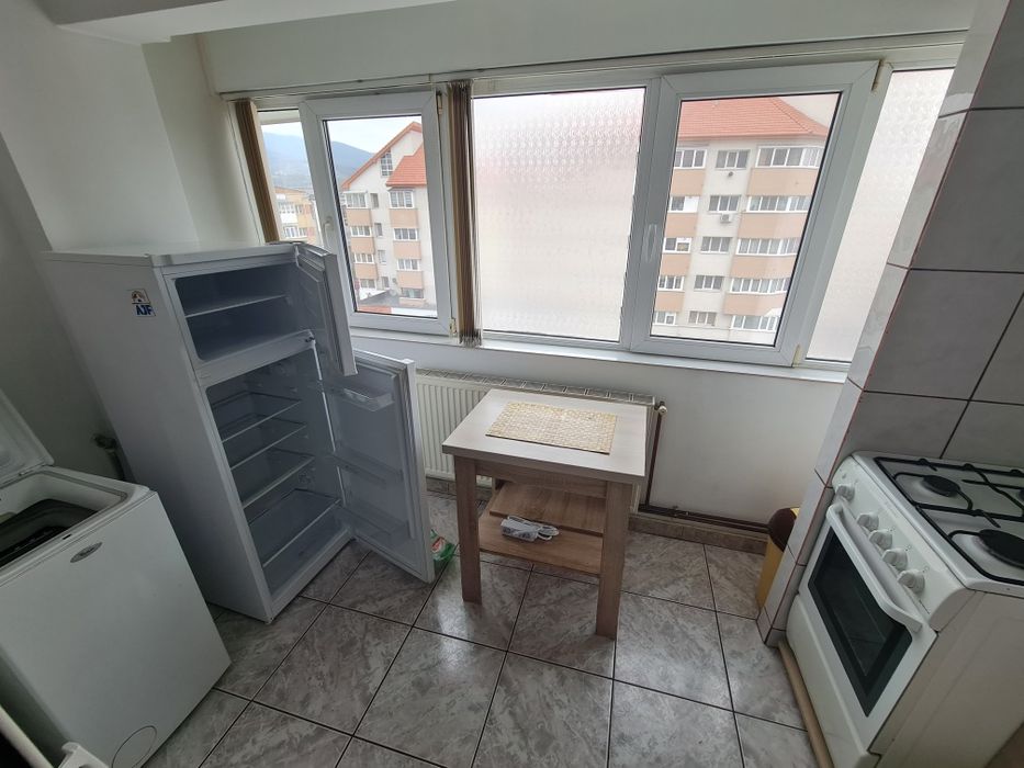 Închiriez garsoniera zona stadion