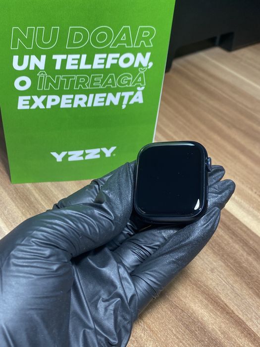 Apple Watch Seria 8 / 45 mm / GPS / Midnight Aluminium